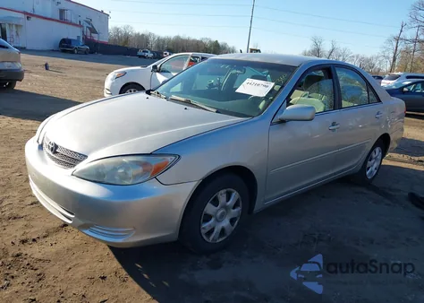 2004 Toyota Camry Le z USA, uszkodzony, nr VIN 4T1BE32K24U314110